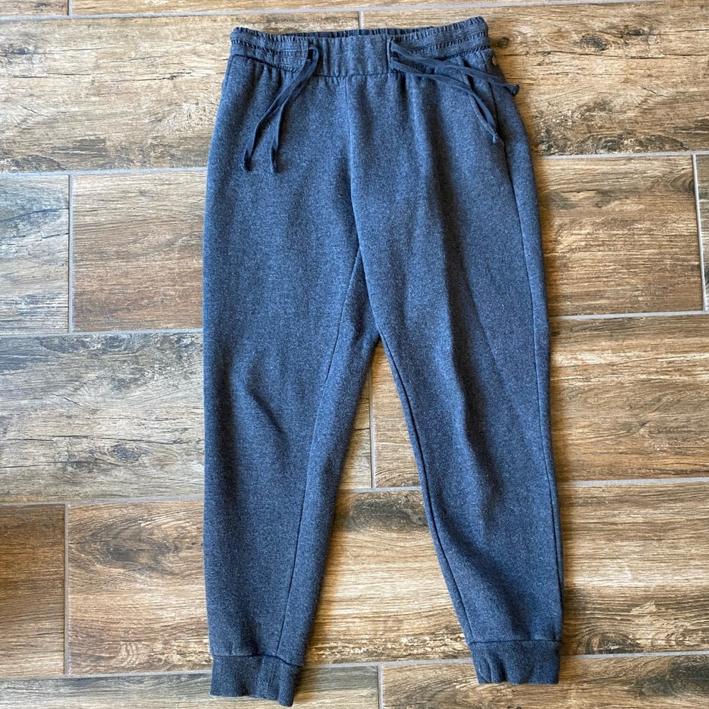 Fabletic’s Sweat jogger pants